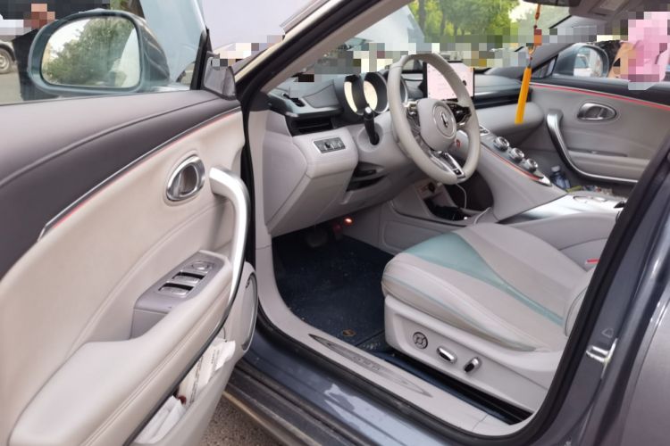 Used ORA Lightning Cat 2022 600 km All-Wheel Drive High-Performance Version Driver Seat