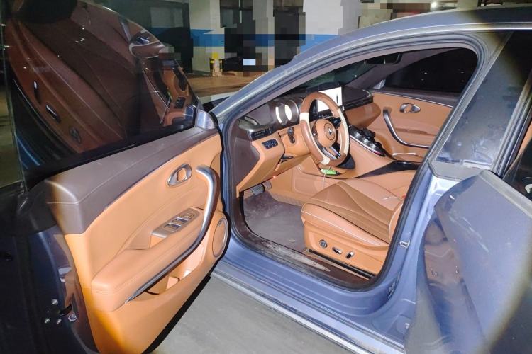 Used ORA Lightning Cat 2022 555 km Luxury Edition Driver Seat