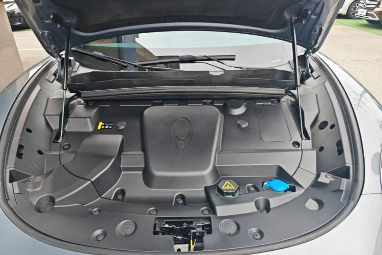 Used ORA Lightning Cat 2022 555 km Luxury Edition Engine Bay