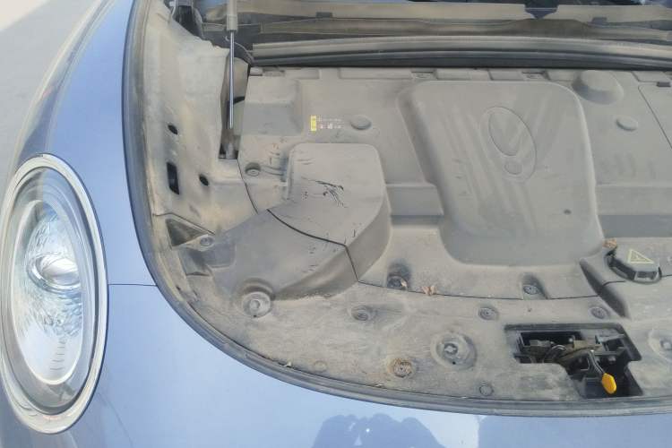 Used ORA Lightning Cat 2022 555 km Luxury Edition Engine Bay Right