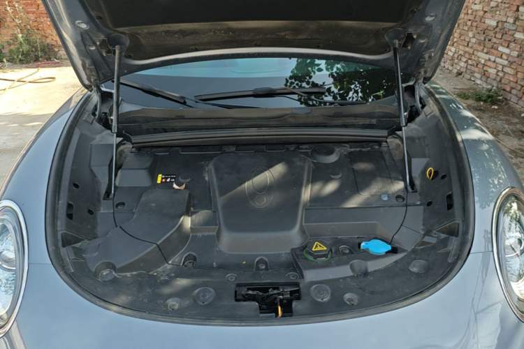 Used ORA Lightning Cat 2022 555 km Luxury Edition Engine Bay