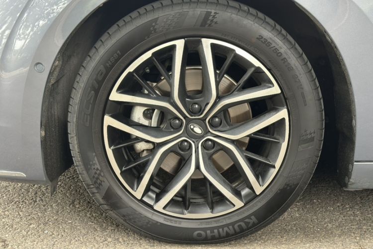 Used ORA Lightning Cat 2022 555 km Luxury Edition Exterior 2