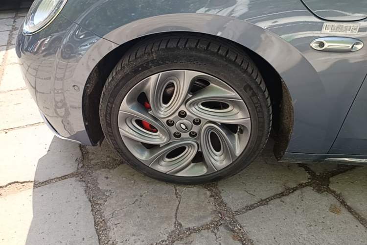 Used ORA Lightning Cat 2022 600 km All-Wheel Drive High-Performance Version Exterior 4