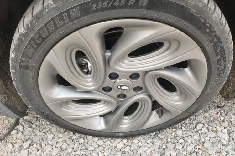 Used ORA Lightning Cat 2022 555 km Luxury Edition Exterior 4