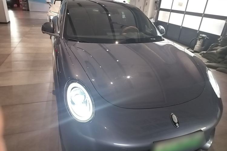 Used ORA Lightning Cat 2022 555 km Luxury Edition Front
