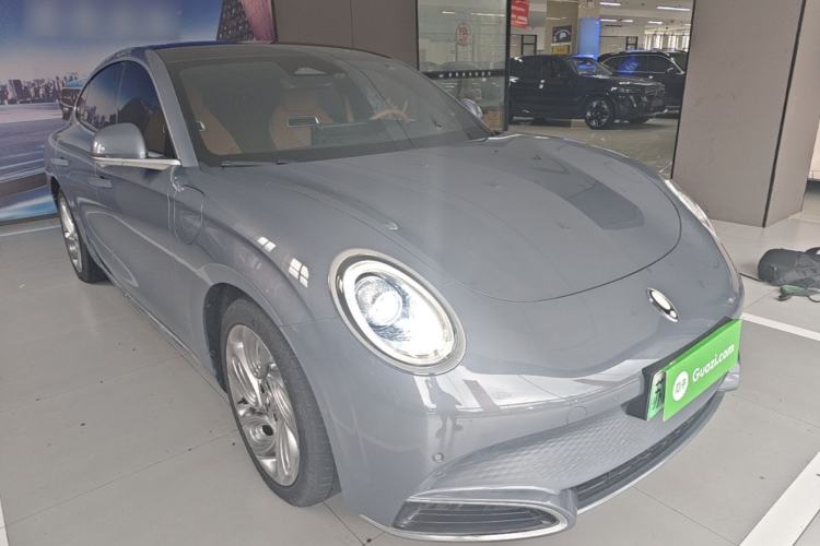 Used ORA Lightning Cat 2022 555 km Luxury Edition Front Right 45 Deg