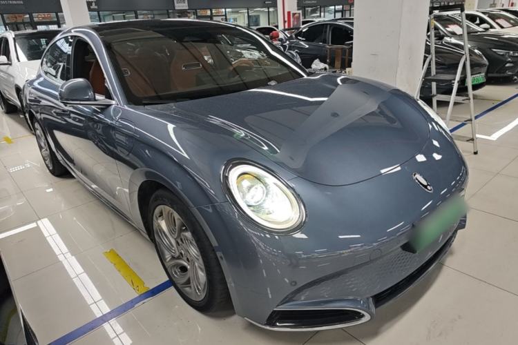 Used ORA Lightning Cat 2022 555 km Luxury Edition Front Right 45 Deg