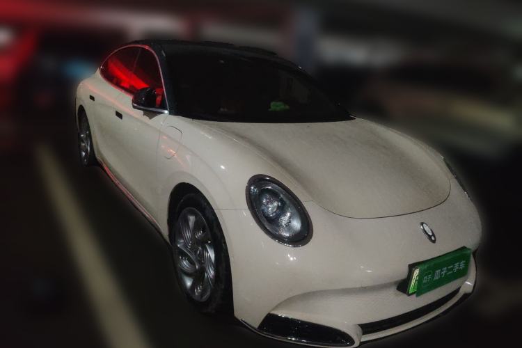 Used ORA Lightning Cat 2022 555 km Luxury Edition Front Right 45 Deg