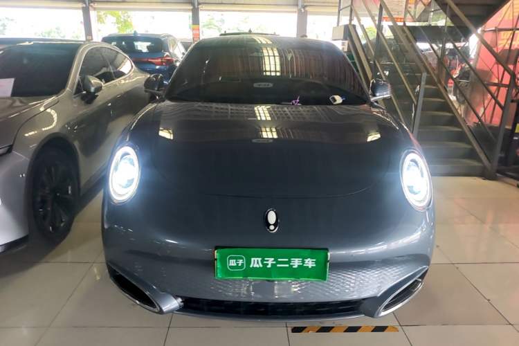 Used ORA Lightning Cat 2022 555 km Luxury Edition Front