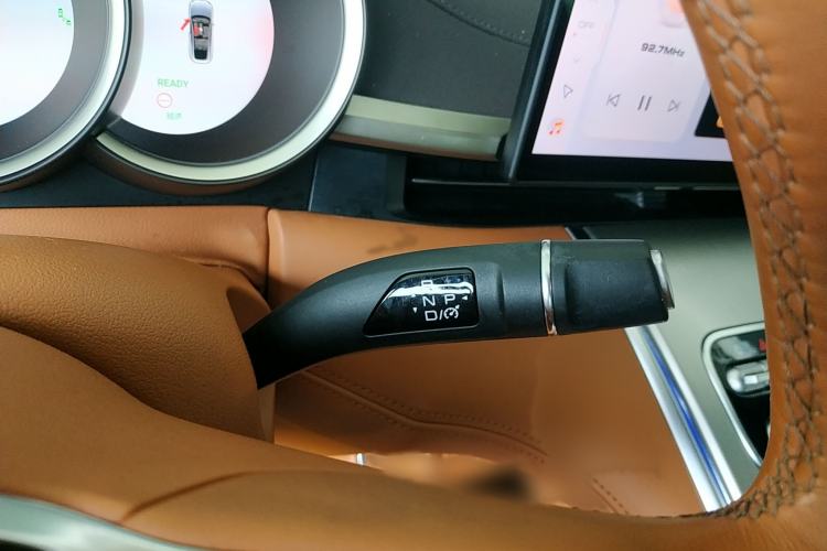 Used ORA Lightning Cat 2022 555 km Luxury Edition Gear Lever