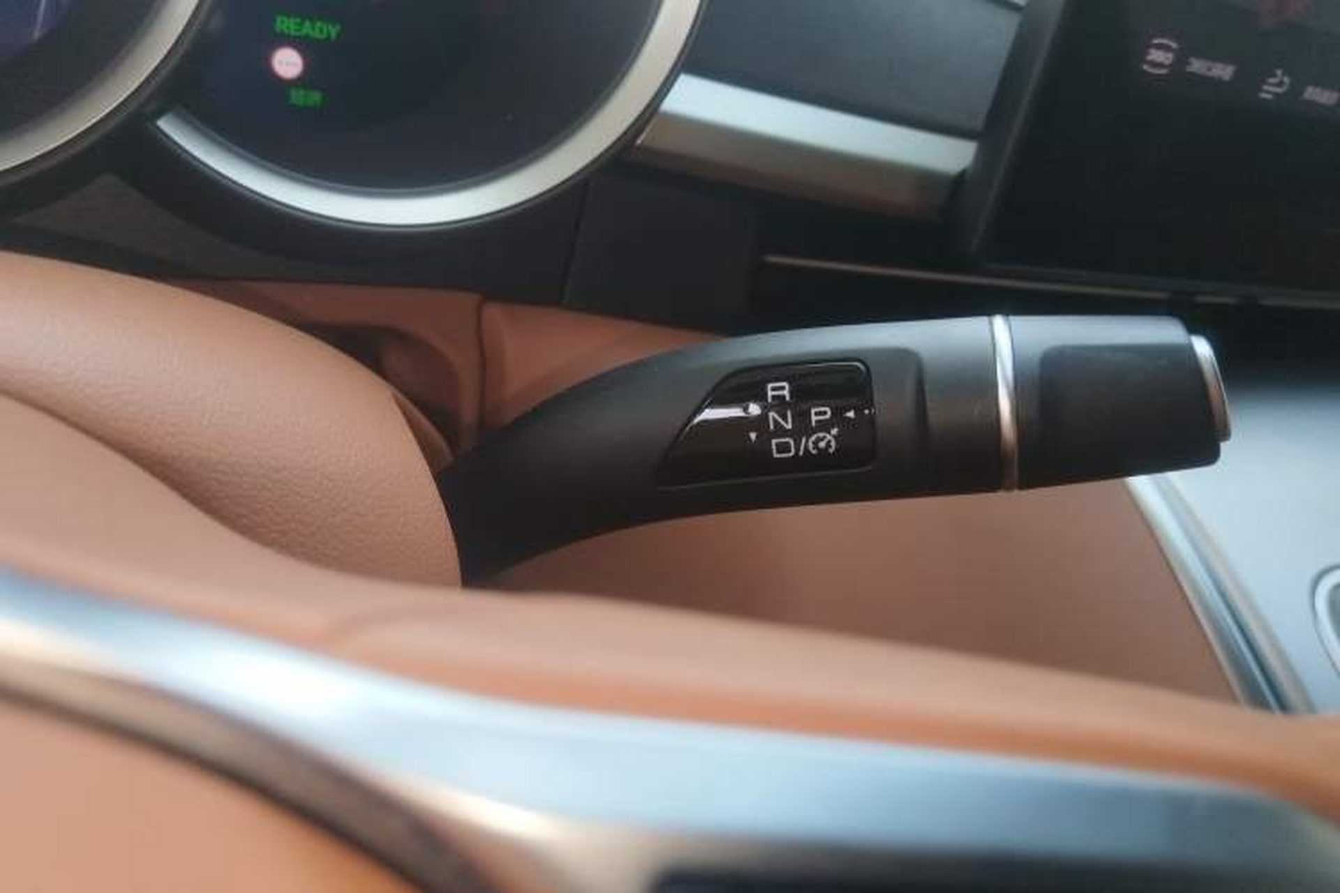 Used ORA Lightning Cat 2022 555 km Luxury Edition Gear Lever