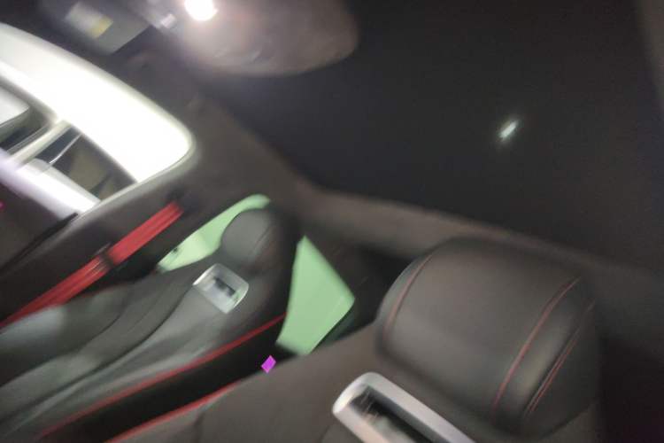 Used ORA Lightning Cat 2022 705 km Long-Range Version Headliner