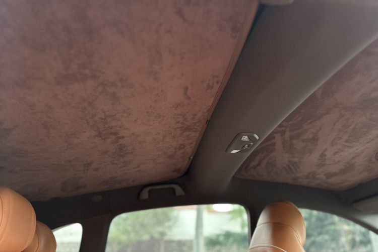 Used ORA Lightning Cat 2022 555 km Luxury Edition Headliner