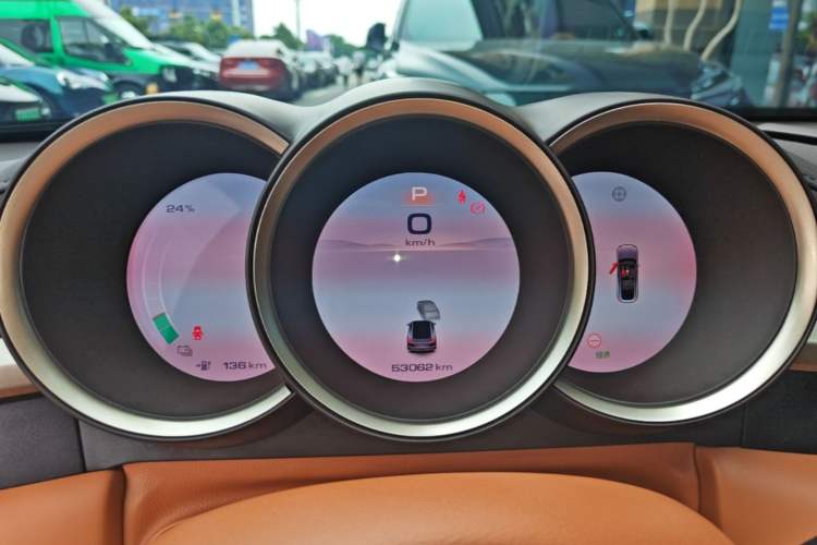 Used ORA Lightning Cat 2022 555 km Luxury Edition Instrument Cluster