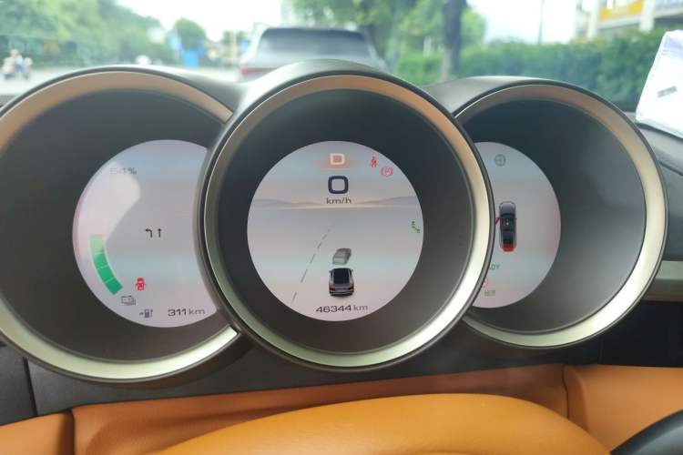 Used ORA Lightning Cat 2022 555 km Luxury Edition Instrument Cluster