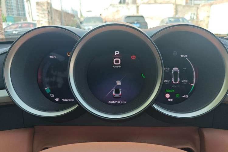 Used ORA Lightning Cat 2022 555 km Luxury Edition Instrument Cluster