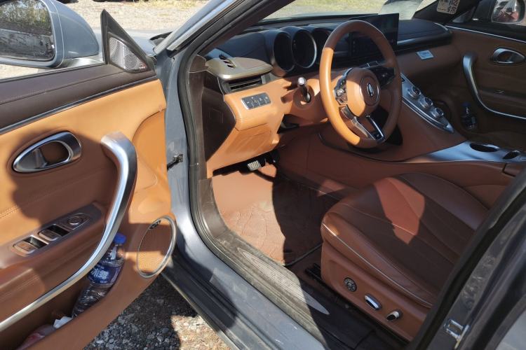 Used ORA Lightning Cat 2022 555 km Luxury Edition Interior 3