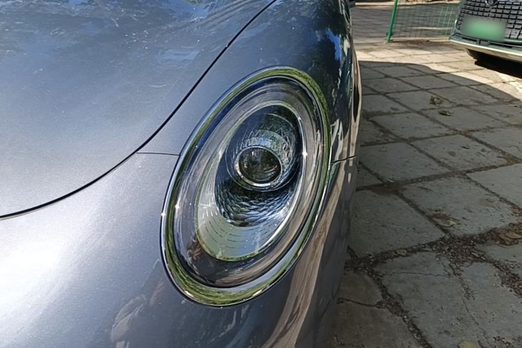 Used ORA Lightning Cat 2022 600 km All-Wheel Drive High-Performance Version Left Front Headlight
