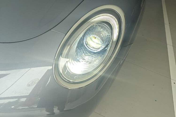 Used ORA Lightning Cat 2022 555 km Luxury Edition Left Front Headlight