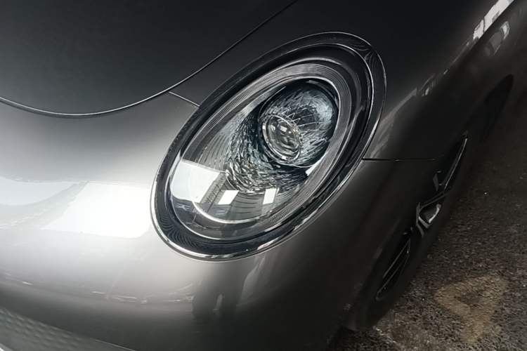 Used ORA Lightning Cat 2022 555 km Luxury Edition Left Front Headlight