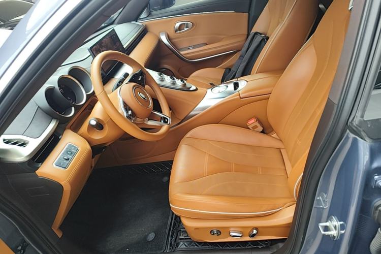 Used ORA Lightning Cat 2022 555 km Luxury Edition Left Front Seat