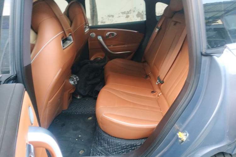 Used ORA Lightning Cat 2022 555 km Luxury Edition Left Rear Seat