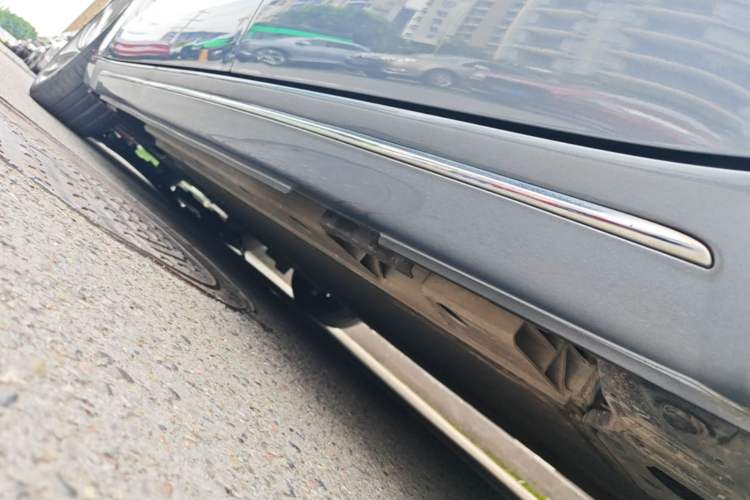 Used ORA Lightning Cat 2022 555 km Luxury Edition Left Side Sill