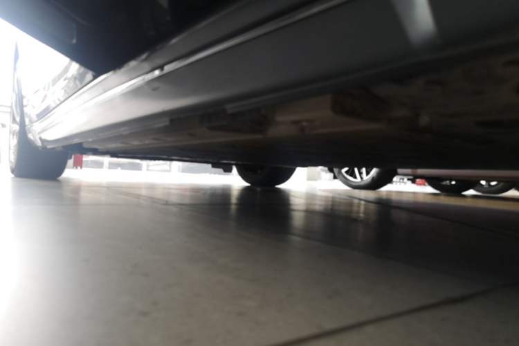 Used ORA Lightning Cat 2022 600 km All-Wheel Drive High-Performance Version Left Side Sill