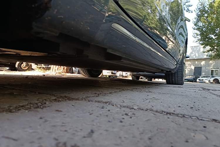 Used ORA Lightning Cat 2022 600 km All-Wheel Drive High-Performance Version Left Side Sill