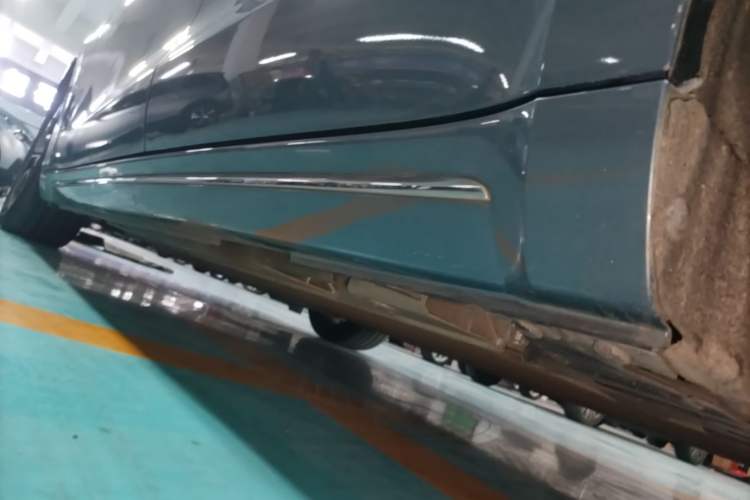 Used ORA Lightning Cat 2022 555 km Luxury Edition Left Side Sill