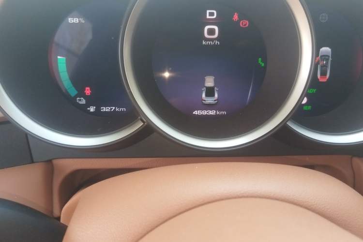 Used ORA Lightning Cat 2022 555 km Luxury Edition Odometer Close Up