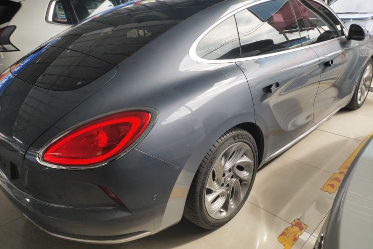 Used ORA Lightning Cat 2022 555 km Luxury Edition Rear Right 45 Deg