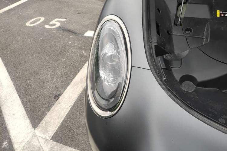 Used ORA Lightning Cat 2022 555 km Luxury Edition Right Front Headlight