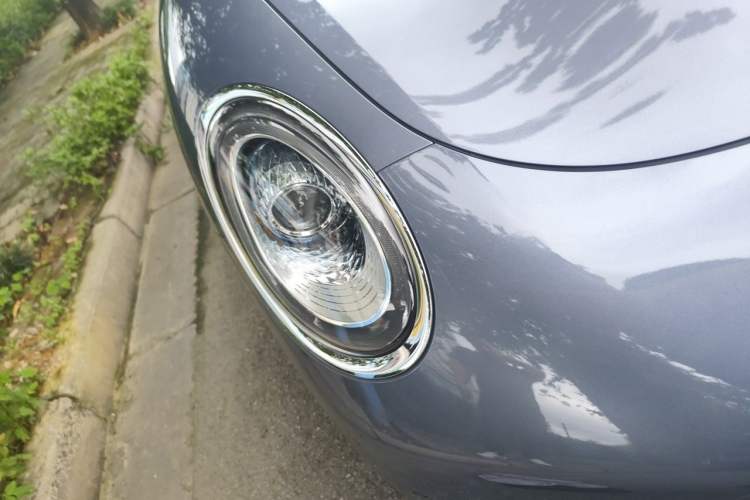Used ORA Lightning Cat 2022 555 km Luxury Edition Right Front Headlight
