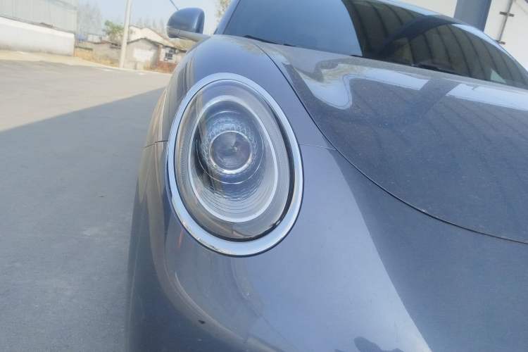 Used ORA Lightning Cat 2022 555 km Luxury Edition Right Front Headlight