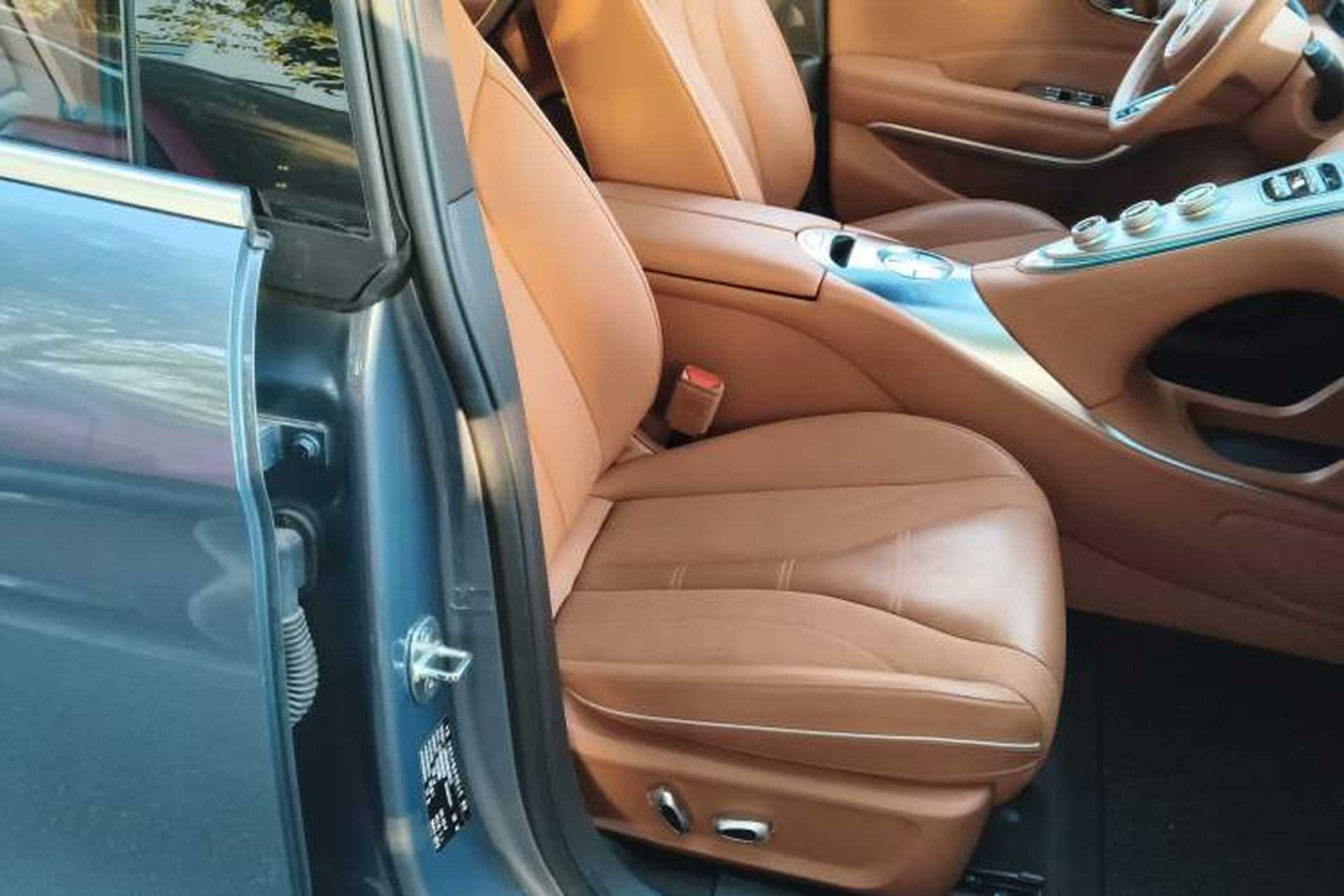 Used ORA Lightning Cat 2022 555 km Luxury Edition Right Front Seat