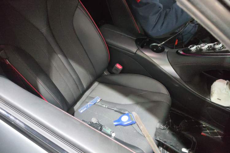 Used ORA Lightning Cat 2022 705 km Long-Range Version Right Front Seat