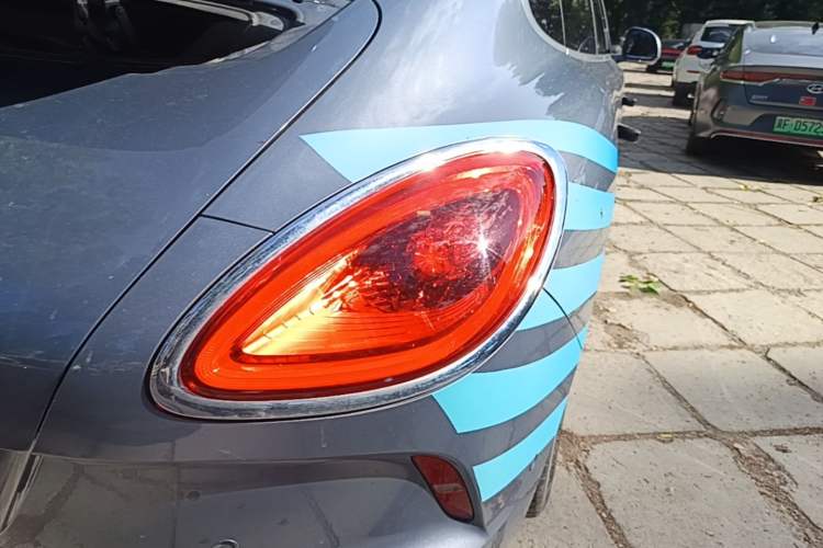 Used ORA Lightning Cat 2022 600 km All-Wheel Drive High-Performance Version Right Rear Taillight