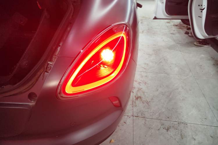 Used ORA Lightning Cat 2022 705 km Long-Range Version Right Rear Taillight
