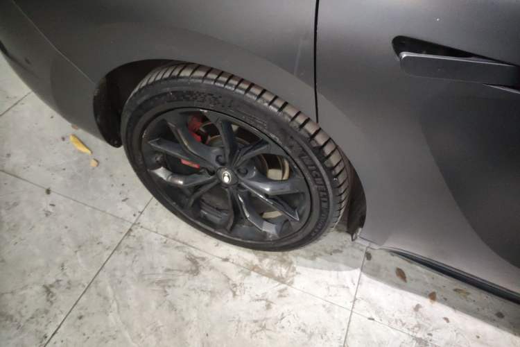 Used ORA Lightning Cat 2022 705 km Long-Range Version Right Rear Wheel Hub