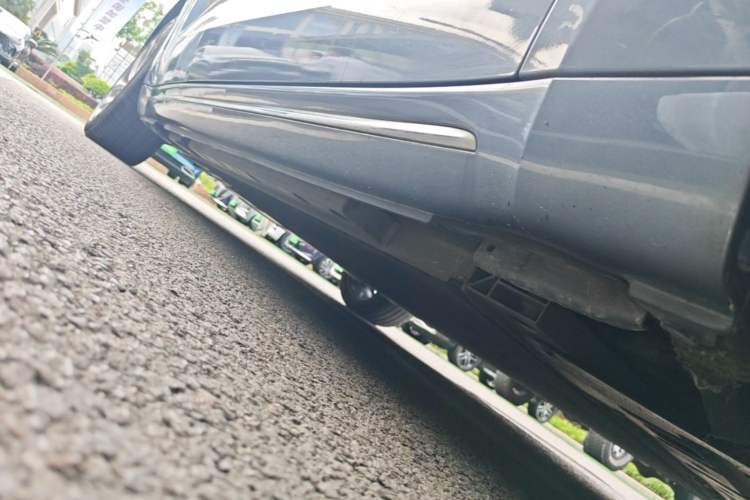 Used ORA Lightning Cat 2022 555 km Luxury Edition Right Side Sill