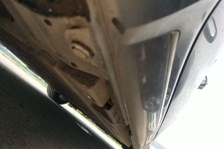 Used ORA Lightning Cat 2022 555 km Luxury Edition Right Side Sill
