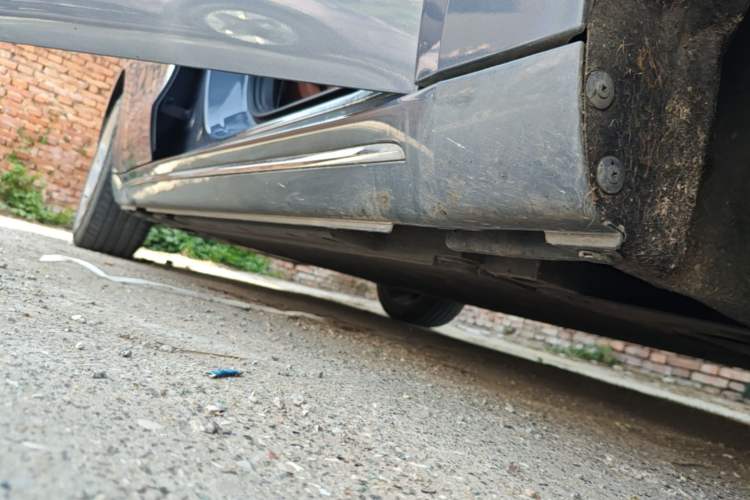 Used ORA Lightning Cat 2022 555 km Luxury Edition Right Side Sill