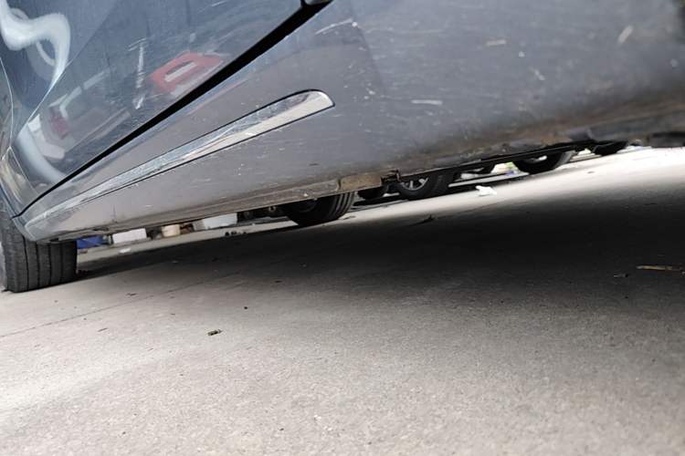 Used ORA Lightning Cat 2022 555 km Luxury Edition Right Side Sill