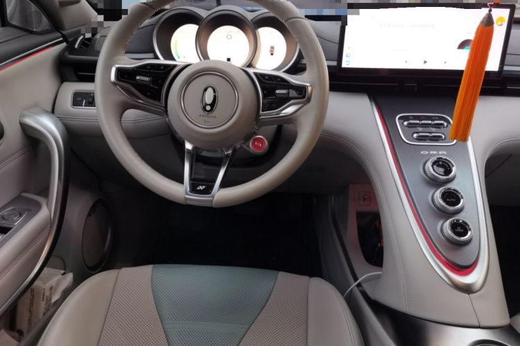 Used ORA Lightning Cat 2022 600 km All-Wheel Drive High-Performance Version Steering Wheel