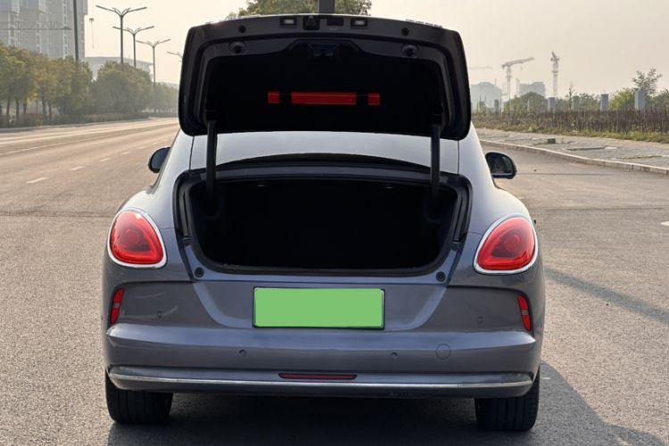 Used ORA Lightning Cat 2022 555 km Luxury Edition Trunk