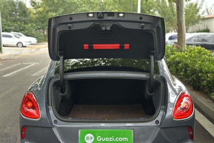 Used ORA Lightning Cat 2022 555 km Luxury Edition Trunk