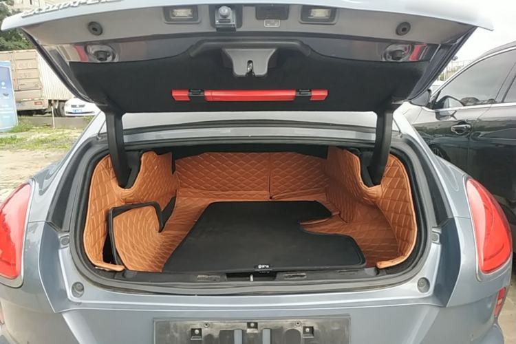 Used ORA Lightning Cat 2022 555 km Luxury Edition Trunk