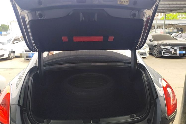 Used ORA Lightning Cat 2022 555 km Luxury Edition Trunk