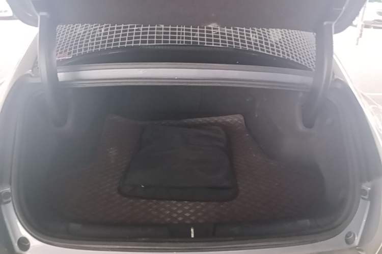 Used ORA Lightning Cat 2022 555 km Luxury Edition Trunk